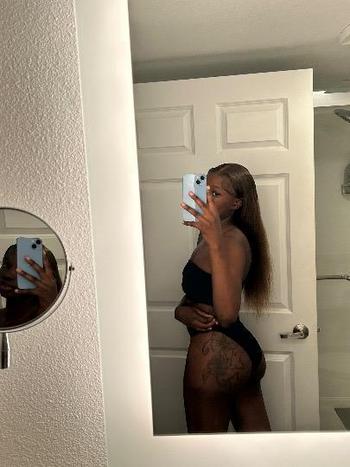 Heaven, 27  female escort, Quad Cities