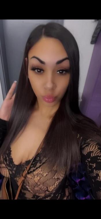 Serenity, 24  female escort, Quad Cities