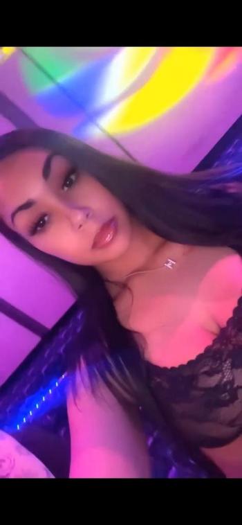 Serenity, 23  female escort, Quad Cities