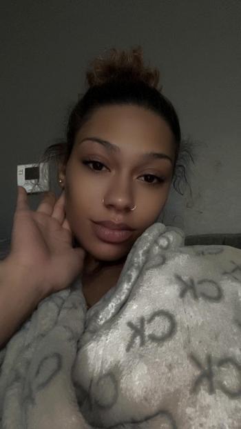 Lightskin , 20  female escort, Quad Cities