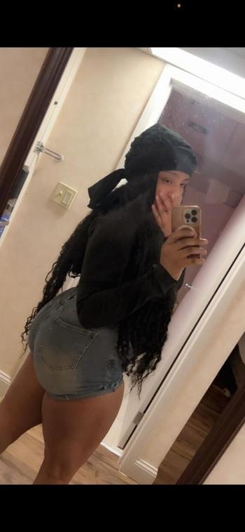 Babybell, 24  female escort, Quad Cities
